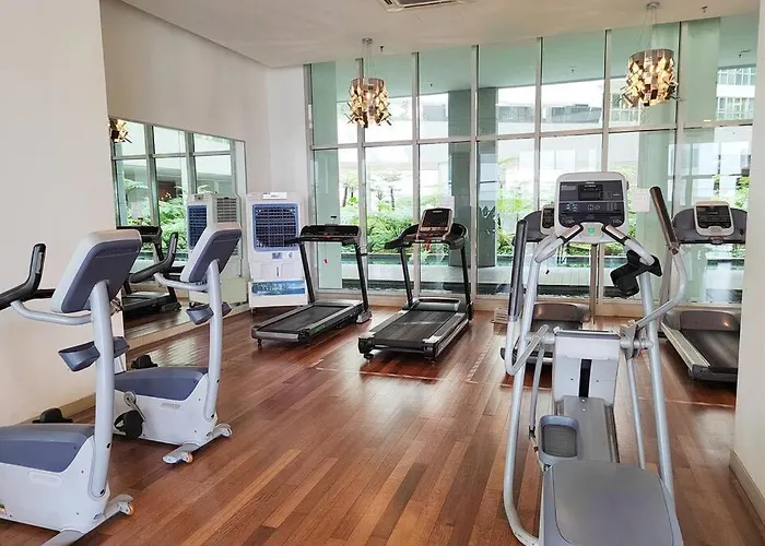 6 Pax Regalia Suite & Residences - Infinity Pool With Kl City View