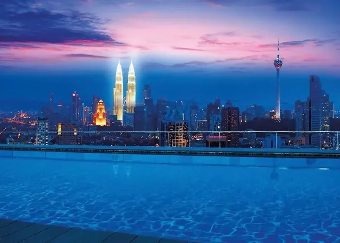 6 Pax Regalia Suite & Residences - Infinity Pool With Kl City View