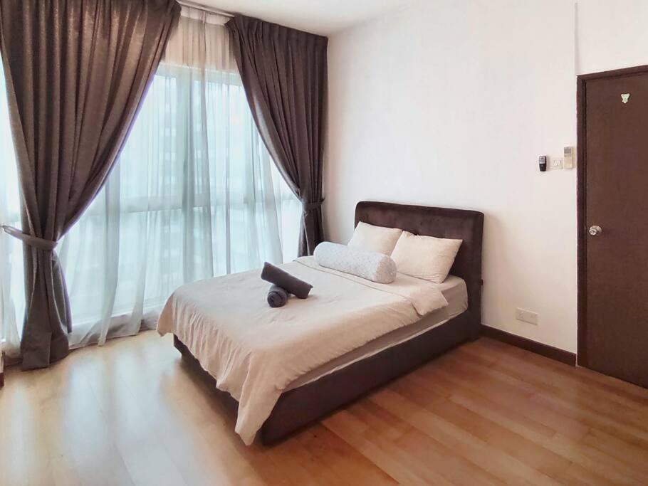 Pangsapuri 6 Pax Regalia & Residences - Infinity Pool With Kl View